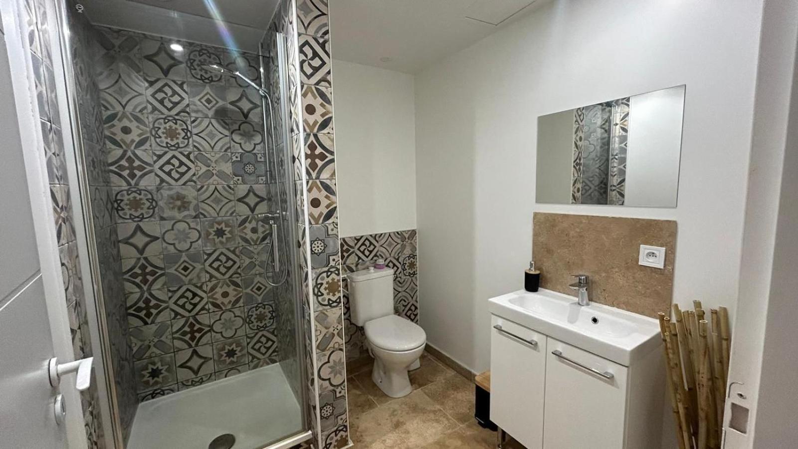 Appartement Paisible Entre Terre Et Mer Cabrieres  Exteriör bild